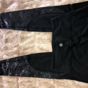 Black leggings with shimmer pattern